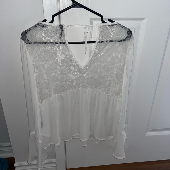 H&M white flowy top - Picture 5 of 7